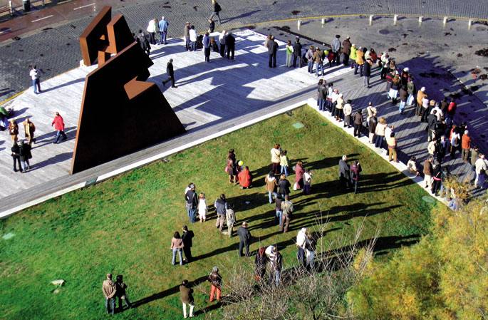 Donostiako Udalak bost teknikariz osatutako partaidetza bulegoa du. Datozen hilabeteetan arlo horretan jauzi handia egingo duela iragarri du, baina aurretik eztabaida prozesu bat zabalduko du herritarrekin.