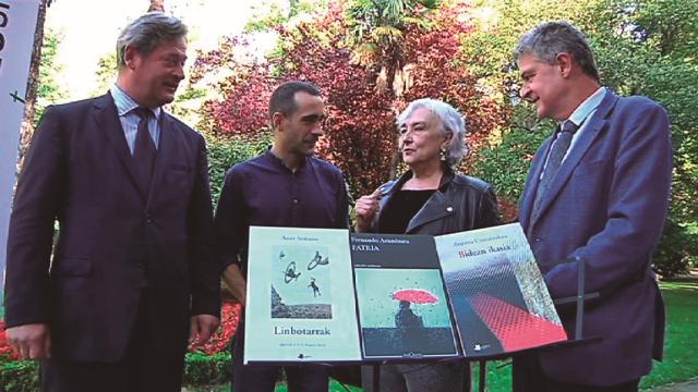 2017ko Euskadi Literatura Saria jaso zuten bi idazleak elkartu zituen solasaldiak. Argazkia: Irekia-Euskadi.eus.